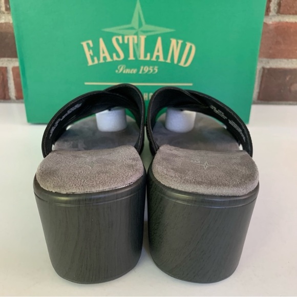 EASTLAND Liza Slide w/ Toe Loop and Block Heel - Picture 9 of 9